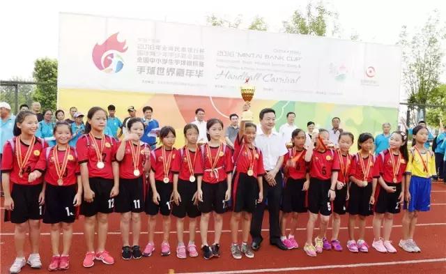 又一个世界冠军诞生！这回不在巴西，在丹麦，还是一群鄞州小学生