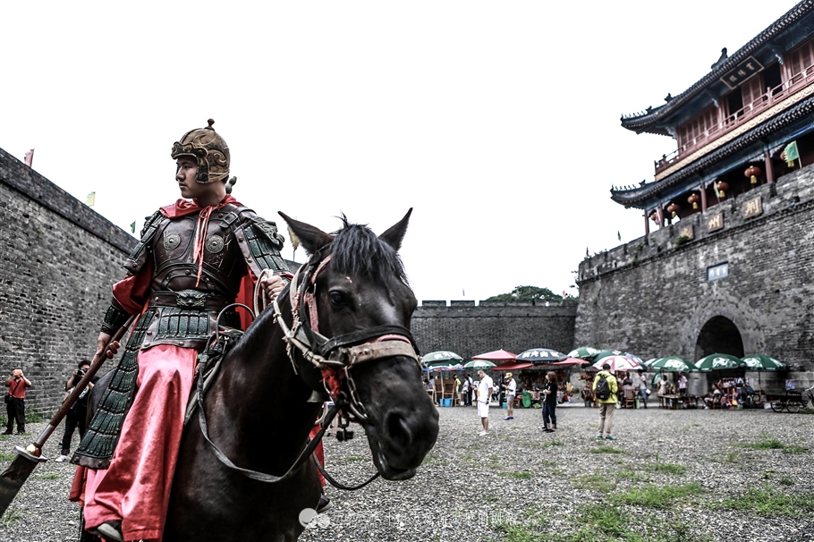 寰行中国，我在荆州古城学楚绣