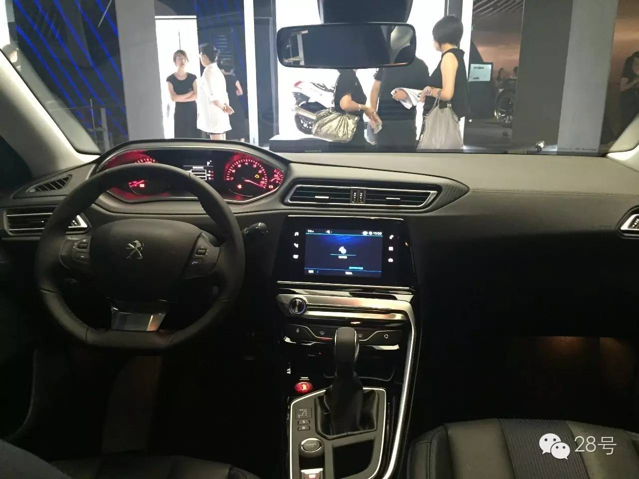 新一代308“火力全开”：“都市白领”“小镇青年”一网打尽？|汽车