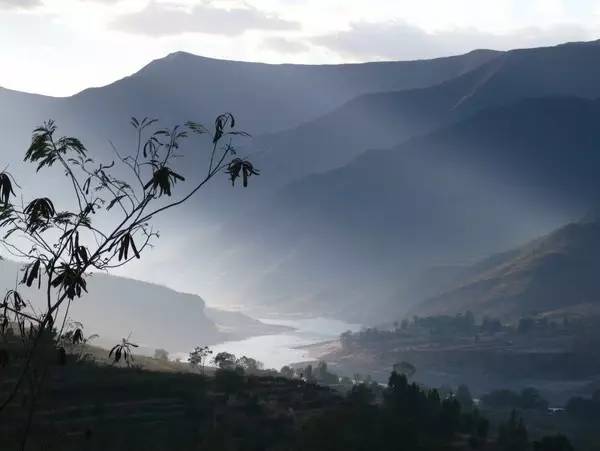 从郑州坐飞机去云南,从郑州坐火车去昆明多少钱