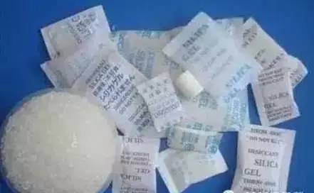 食品干燥剂炸伤小孩眼睛,食品干燥剂8岁男童