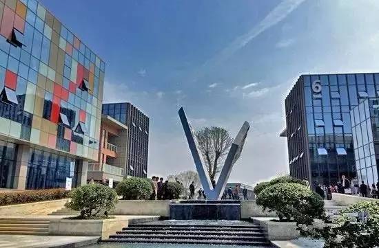 区发改局局长,经信局局长与发改局局长哪个好