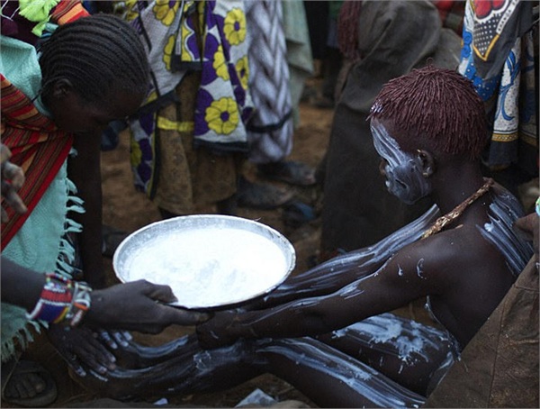 世界最奇葩的刑罚分别是什么,世界上最奇葩的习俗