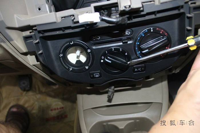 08款骊威空调ac灯关不掉,09款骊威安装倒车影像