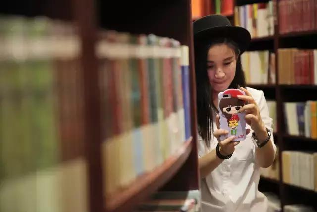 虽然我们很搓，但我们依然热爱装逼