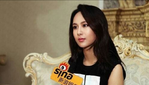 整容后的杨紫一脸僵硬惊悚25岁显老像30岁