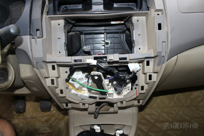 08款骊威空调ac灯关不掉,09款骊威安装倒车影像