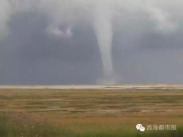 简述青海湖龙吸水现象的形成过程,2014青海湖龙吸水原始高清视频