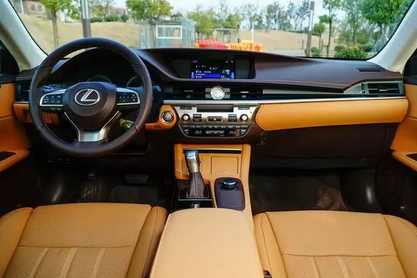 雷克萨斯es200和凯美瑞2.0动力,雷克萨斯es200和亚洲龙哪个动力好