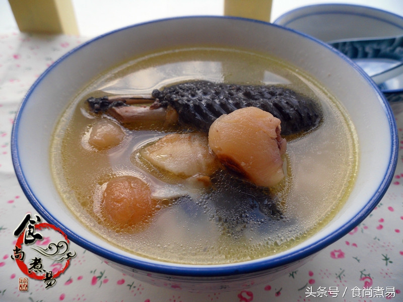 好多人嫌它乌漆墨黑，配上这几味中药材煲汤，益气补血就属它！