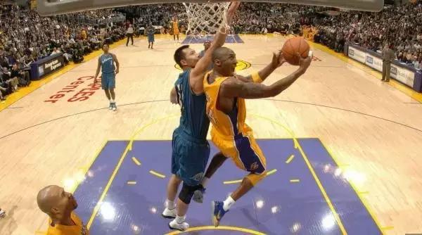 科比离开励志视频,科比与易建联最后一场比赛