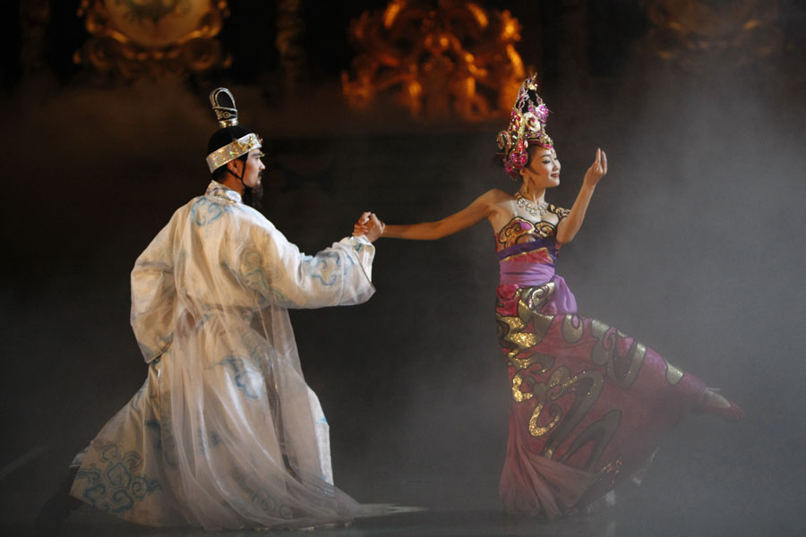 杨家有女初长成，三千宠爱在一身—《长恨歌》，内地版“水舞间”