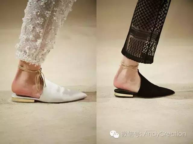 你们平时穿去洗澡的拖鞋，现在可潮了呢～