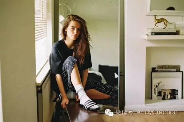 你们平时穿去洗澡的拖鞋，现在可潮了呢～