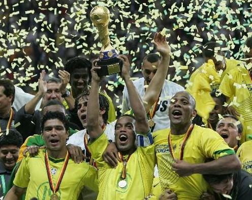 说起巴萨你最先想到谁,内马尔说诺坎普奇迹