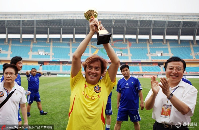 明星“球员”:唐僧变肥罗，谭咏麟踢断两根韧带