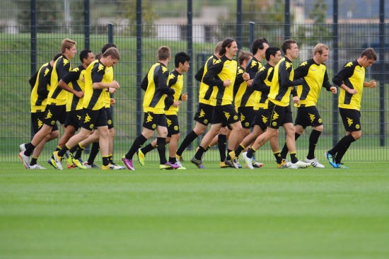 踢完球膝盖软策划疼怎么办,踢了球膝盖疼怎么回事