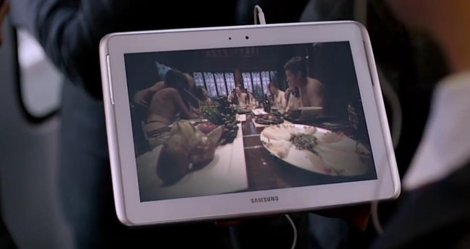 三星、LG贯串剧情，聊聊韩国影片《局内人》中出现的电子产品