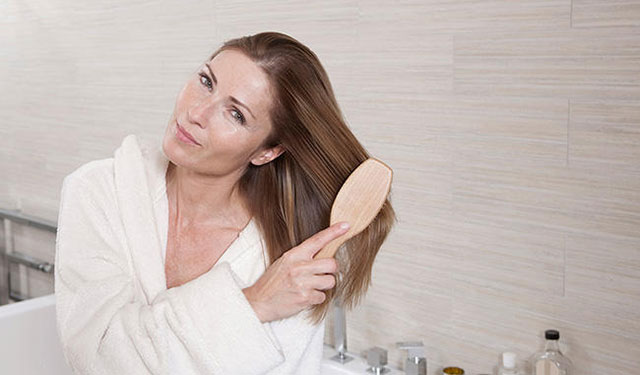 头皮护理用梳子刮头屑会掉发吗,头发油有头皮屑毛躁