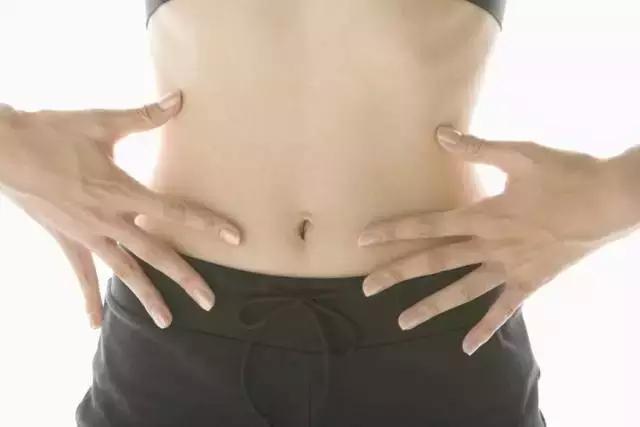 你以为粗腰、厚背只是让你看起来老了20岁而已吗？！