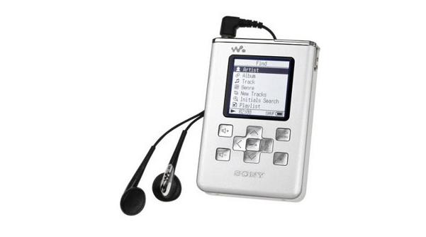 还记得06年的索尼吗，《007：皇家*场赌**》中那些数码科技