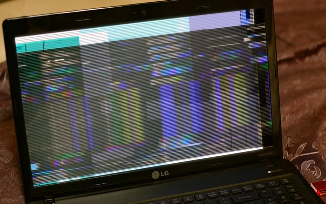 三星、LG贯串剧情，聊聊韩国影片《局内人》中出现的电子产品