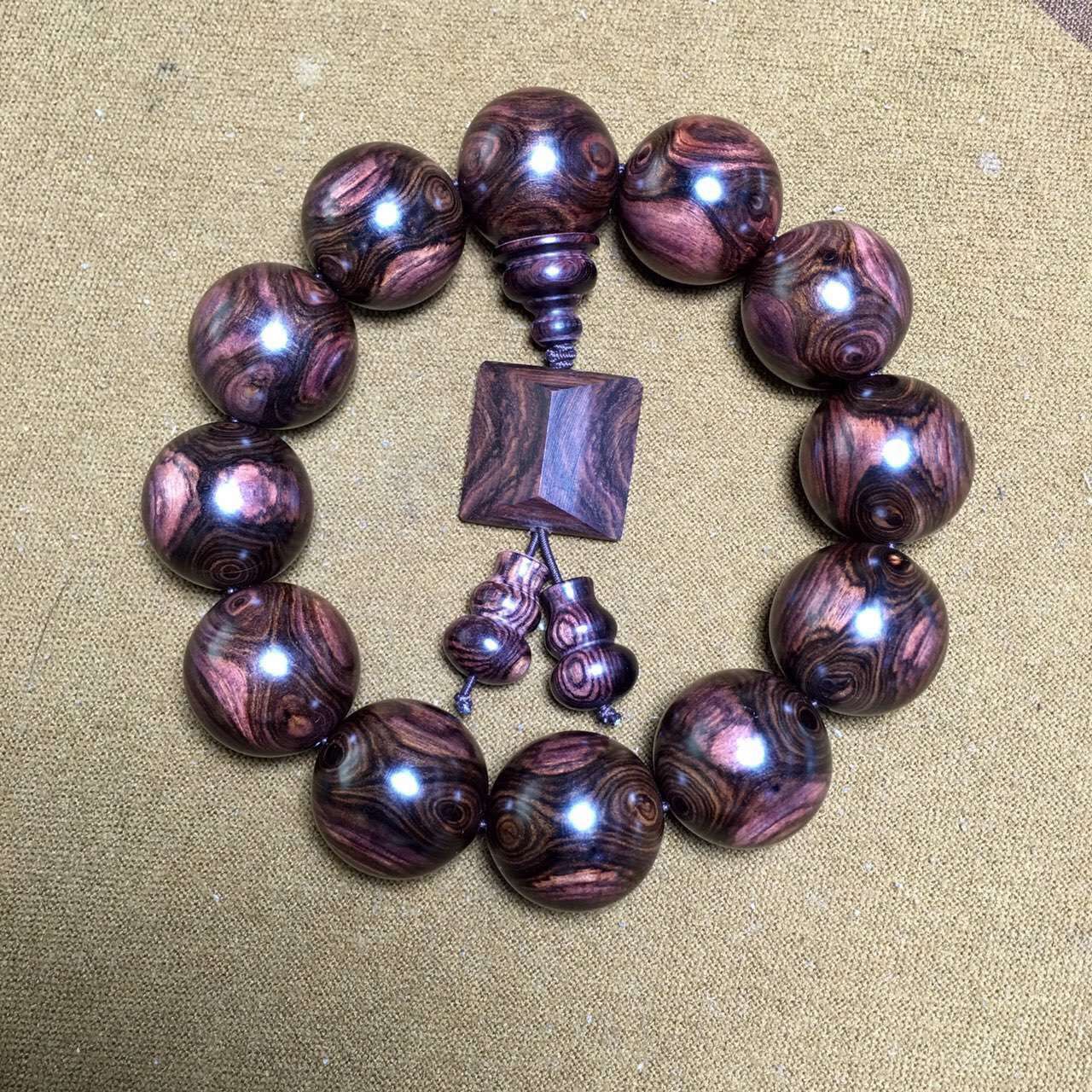 亿万富翁在佛珠断了的时刻，幡然醒悟！