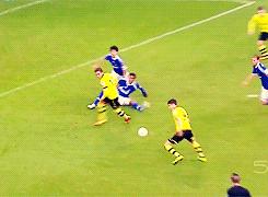 国足足球搞笑gif,足球原地踩单车搞笑gif