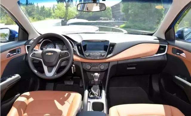 实用雪佛兰科沃兹两厢版实车,雪佛兰科沃兹最新款顶配四缸新车