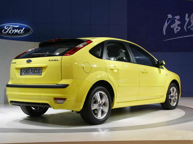 两厢车你难为旧爱更难抵新欢