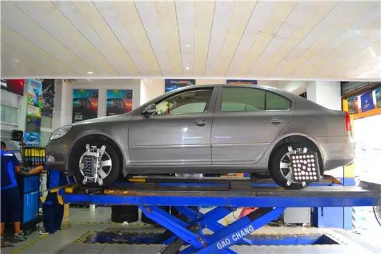 「四轮定位」分分钟就搞定了？师傅你偷懒了吧！一共14步呢！