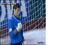 国足足球搞笑gif,足球原地踩单车搞笑gif