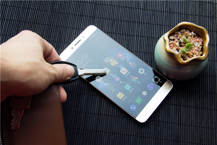 曲面屏手机贴膜最优解,手机贴膜曲面屏傻瓜式操作