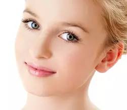 老了皱纹一年比一年多了,老了真的老了脸上布满皱纹