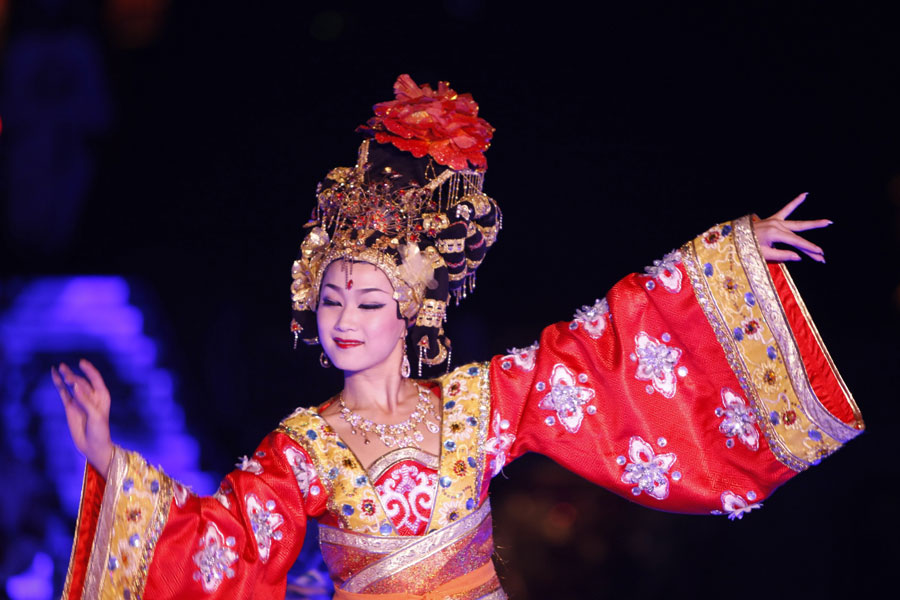 杨家有女初长成，三千宠爱在一身—《长恨歌》，内地版“水舞间”