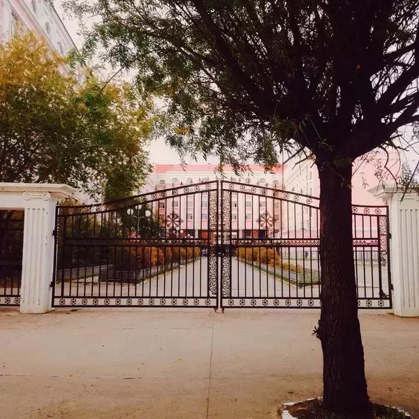 海拉尔二中是走读还是住宿,海拉尔第二中学允许走读吗