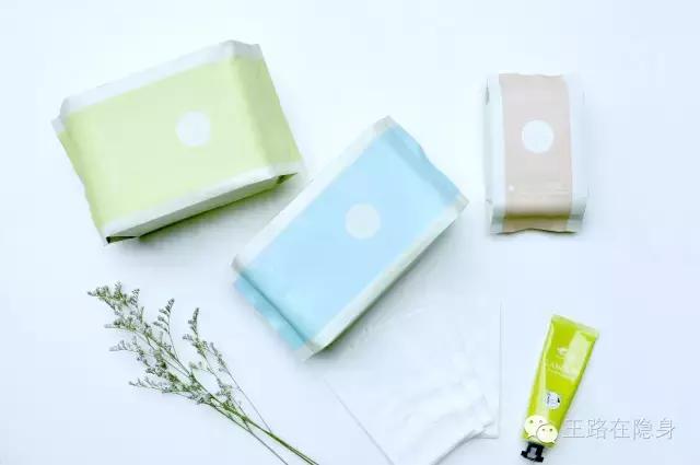 他为女朋友做了一款卫生巾