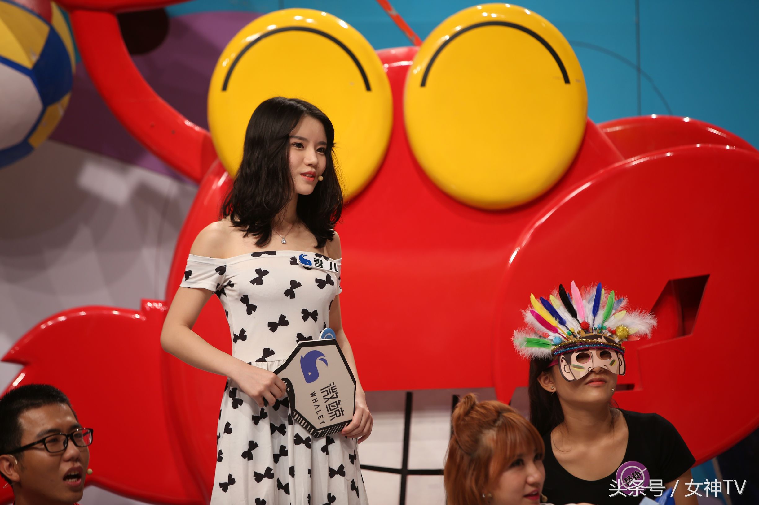 美女球迷冲进球场名场面,球迷美女云集