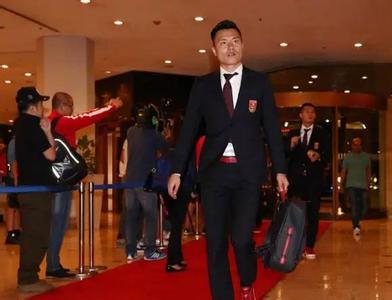 6000万大奖本人发声,名人对李霄鹏上任国足评价