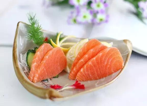 健身饮食是练习前吃还是练习后吃,健身睡前加餐