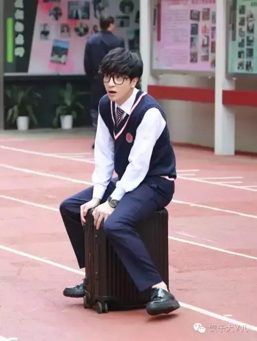 听说看《我去上学啦》不少直男被鹿晗掰弯，妹子们看紧男票啊