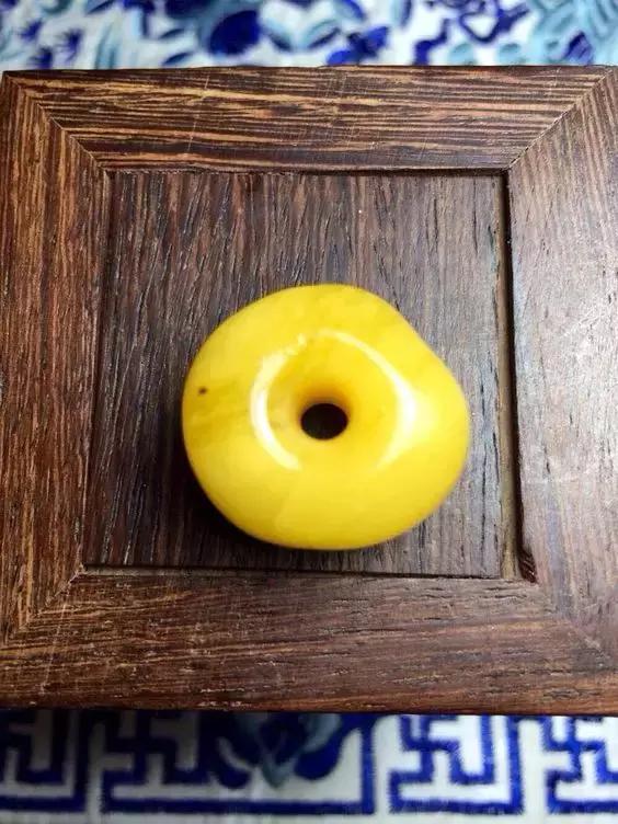 蜜蜡本来的模样,蜜蜡最后变的样子