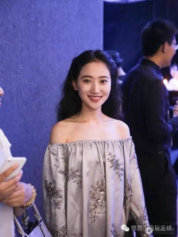 见证他们,国足太太团全曝光美丑立见高下