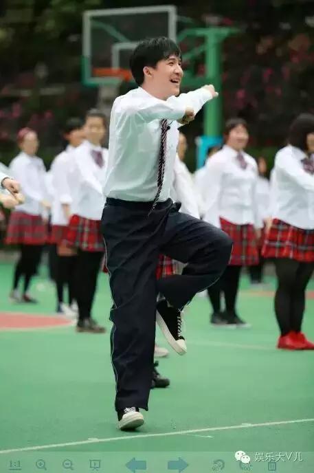 听说看《我去上学啦》不少直男被鹿晗掰弯，妹子们看紧男票啊