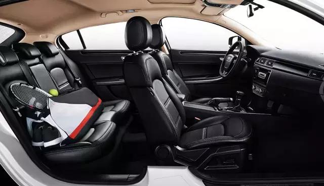 这时尚自主品牌紧凑SUV定位于都市SUV，做工和性能远超合资