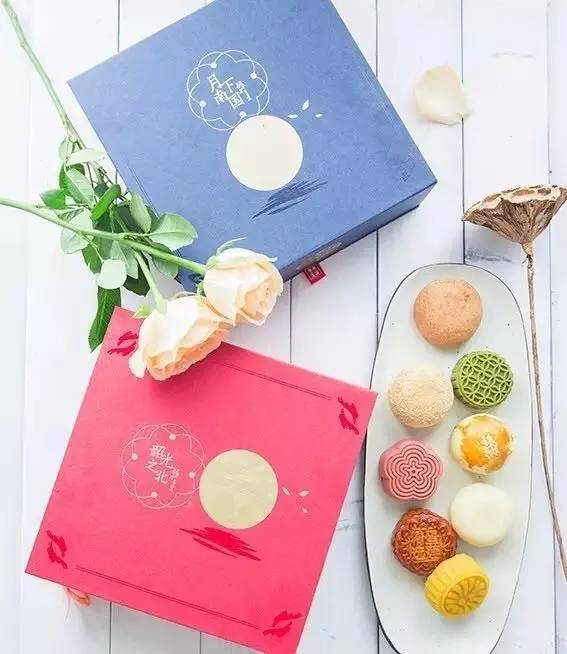 给大家盘点下各种高颜值的月饼,盘点今年新出的三款网红月饼
