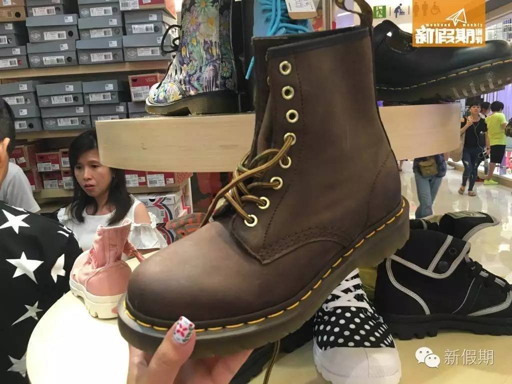 观塘APM鞋店3折！300买到Dr.Martens