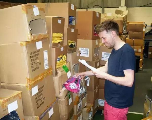 不开玩笑！作为球衣爱好者，能在这里呆上一辈子！