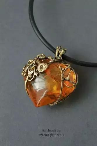 蜜蜡本来的模样,蜜蜡最后变的样子