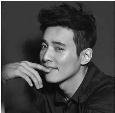 两边剃短的男生发型叫什么发型,两侧剃短中间留长男士发型